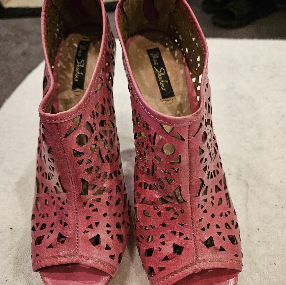 MEA SHADOW HEELS